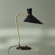 Load image into Gallery viewer, Bloom Table Lamp Black